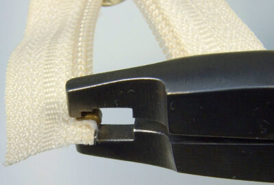 Top stop attached using Osborne pliers – oblique view